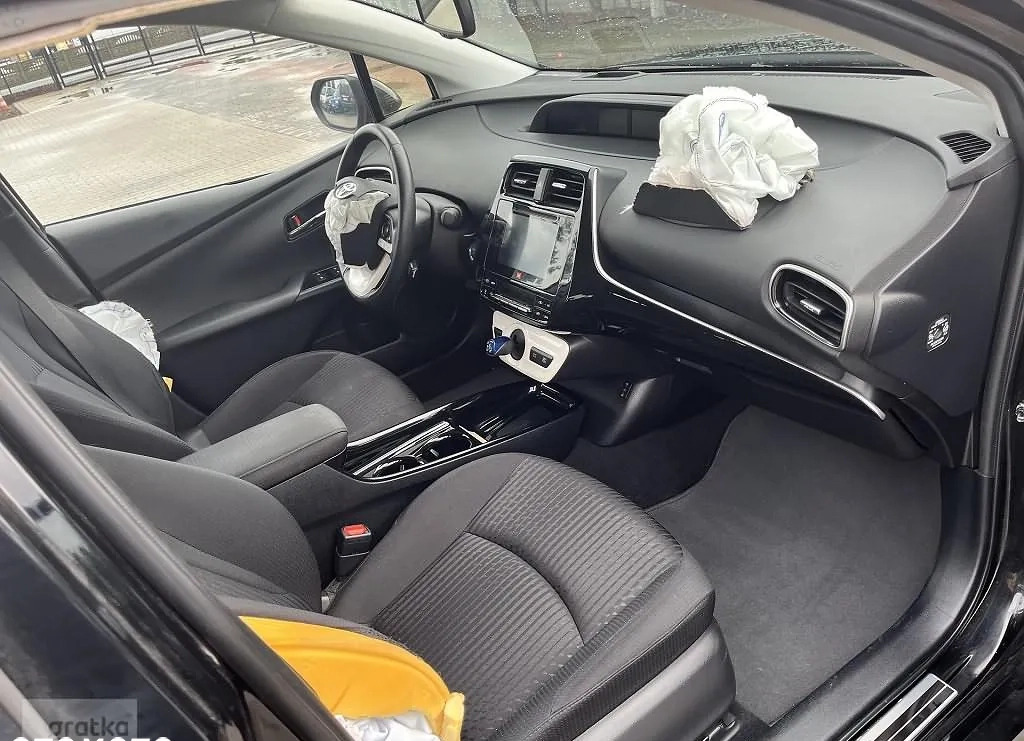 Toyota Prius cena 34900 przebieg: 110185, rok produkcji 2018 z Wolsztyn małe 29
